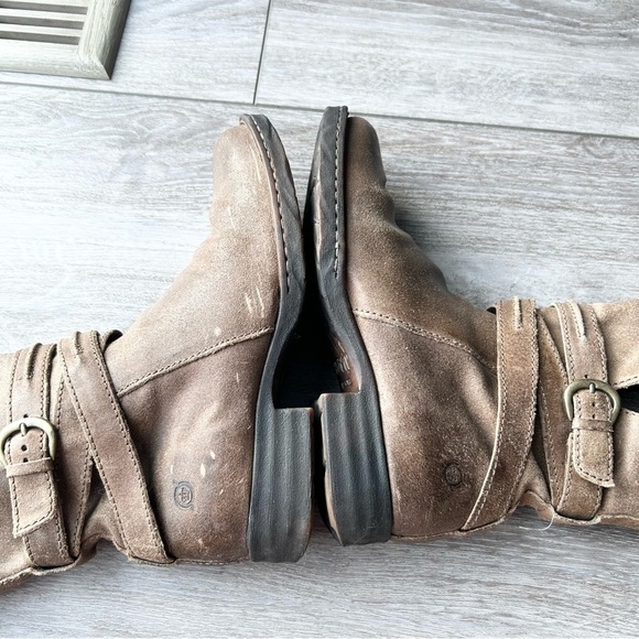 Born Leandra Gray Distressed Leather Boots Side Zip - Picture 7 of 13